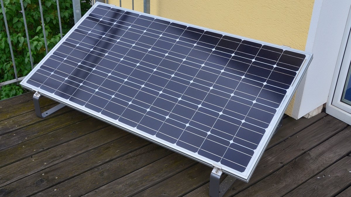 Photovoltaik für die Steckdose Steckerfertige Solarmodule teilweise zulässig heise online