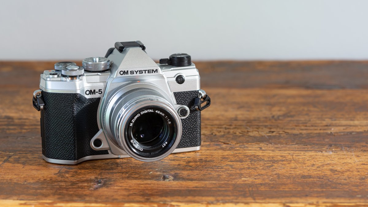 Systemkamera OM System OM-5 im Test: Die fast perfekte Alltagskamera