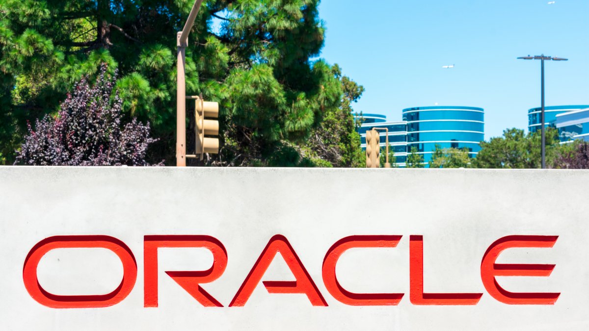 Auf Wolke 7: Cloud-Geschäft beschert Oracle bessere Geschäfte | heise ...