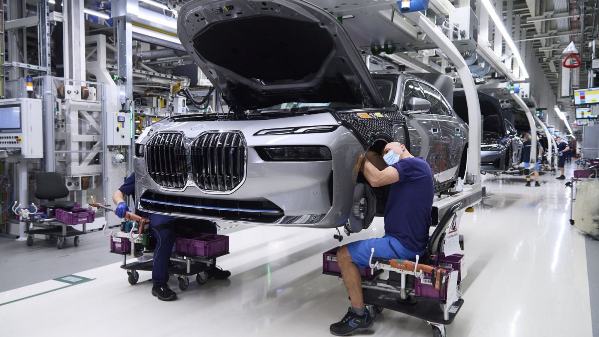 Autoindustrie: Umfrage des Ifo-Instituts sieht langsam steigende Zuversicht
