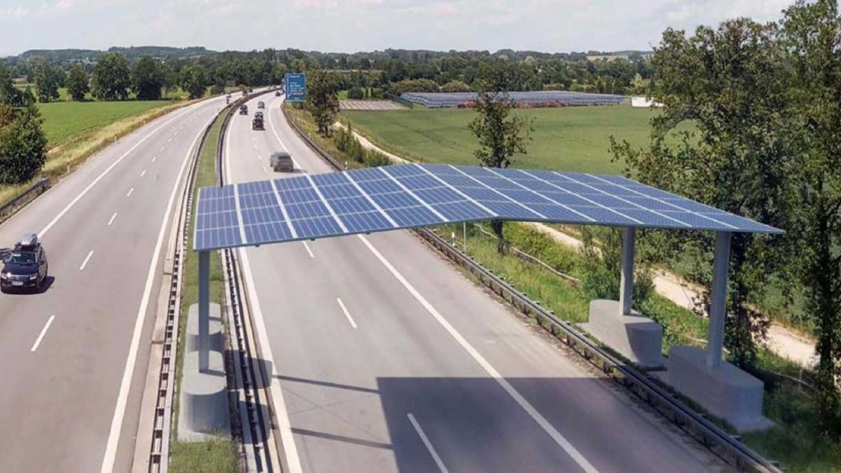 Solardächer über Autobahnen: Projekt-Baubeginn erneut verschoben