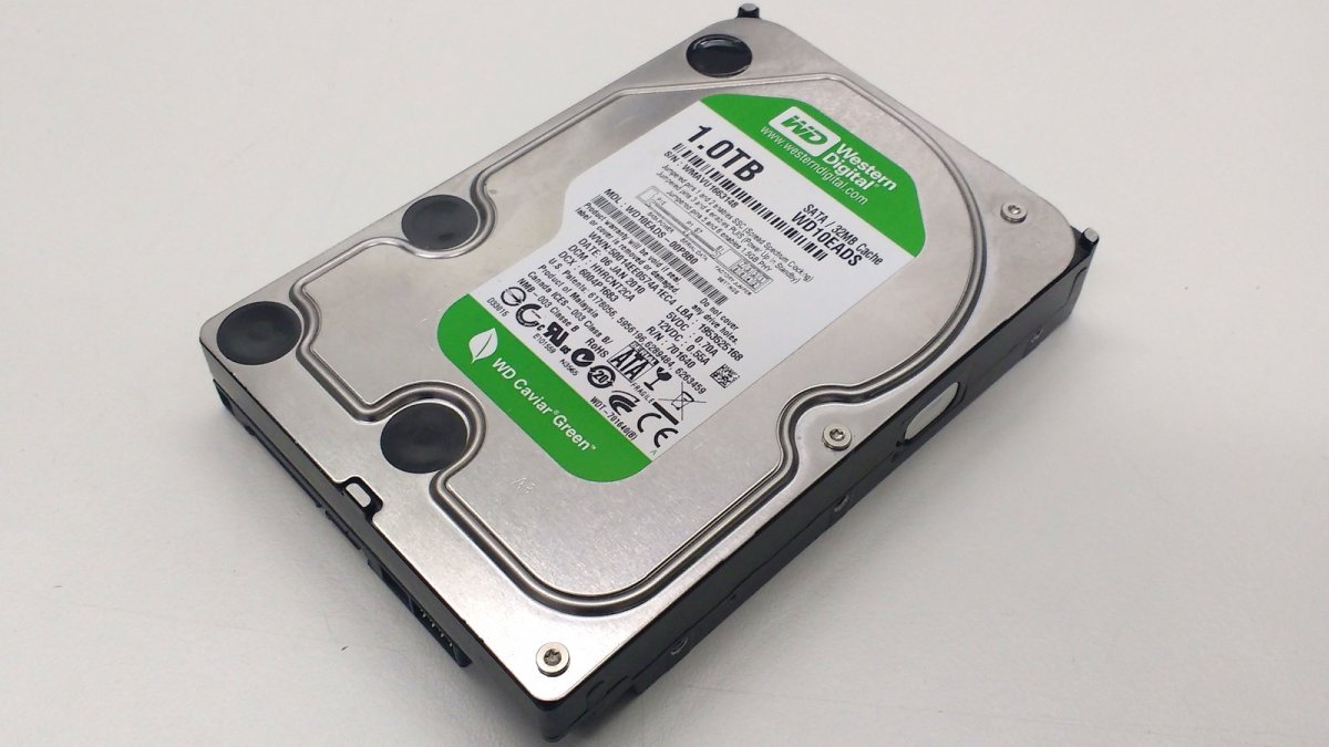 Apa yang membutuhkan lebih banyak daya: hard drive atau SSD?