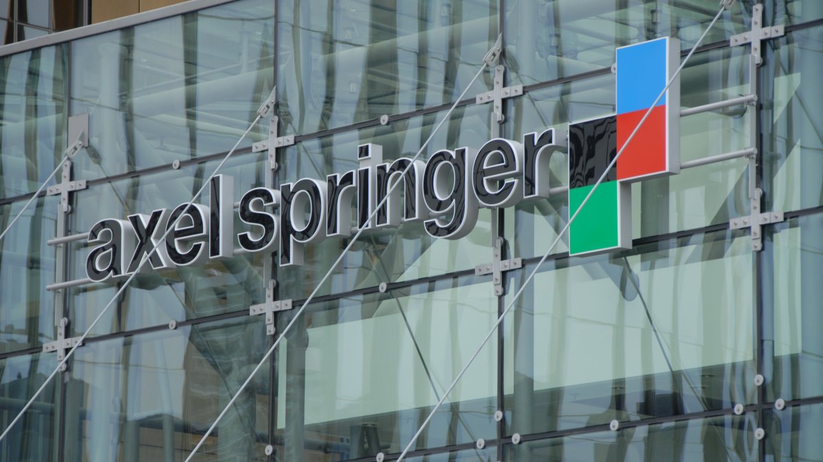 Upday: Springer kündigt Samsung und testet KI-Journalismus