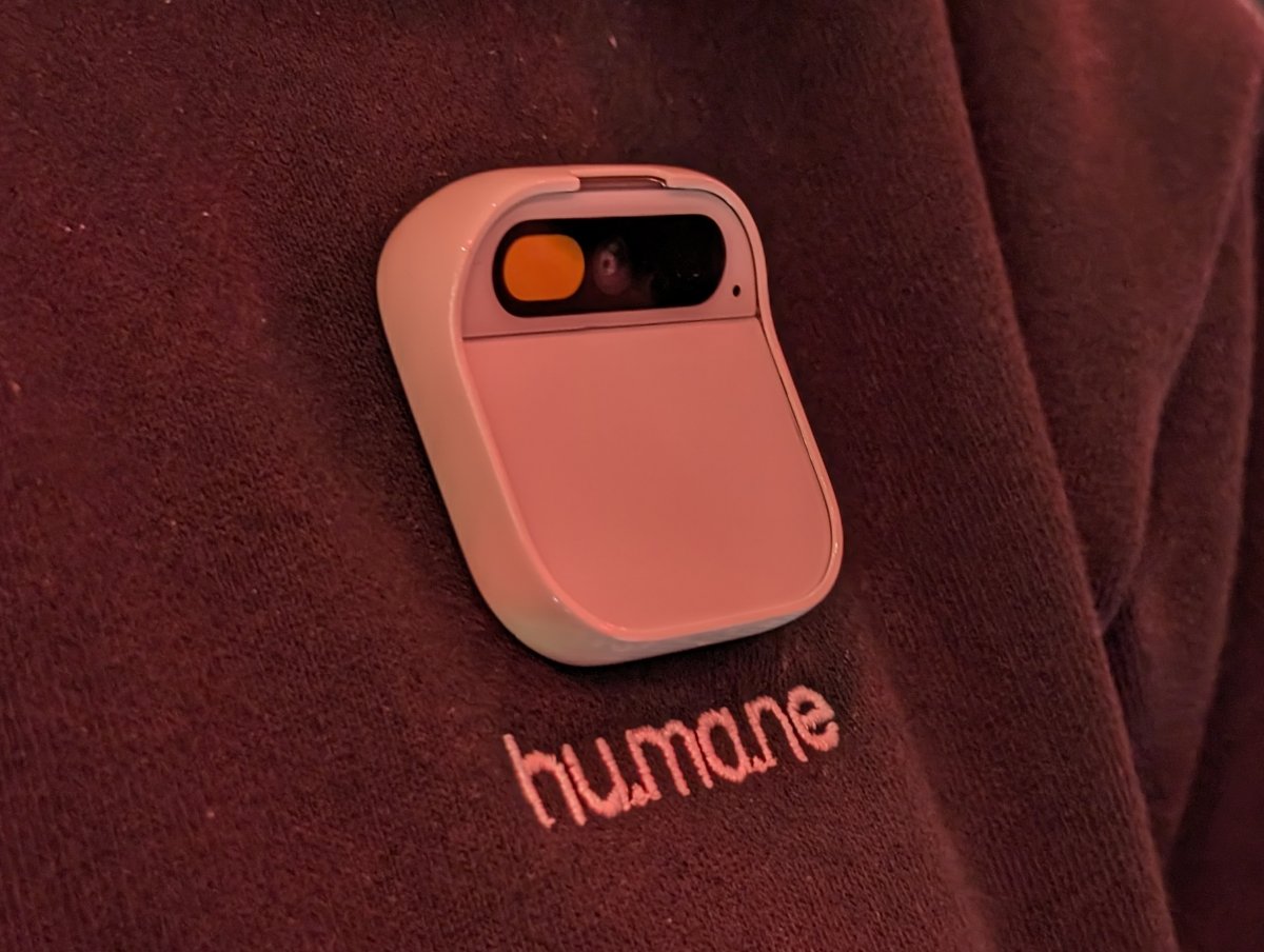 Humane AI Pin auf dem MWC: Die KI-Brosche
