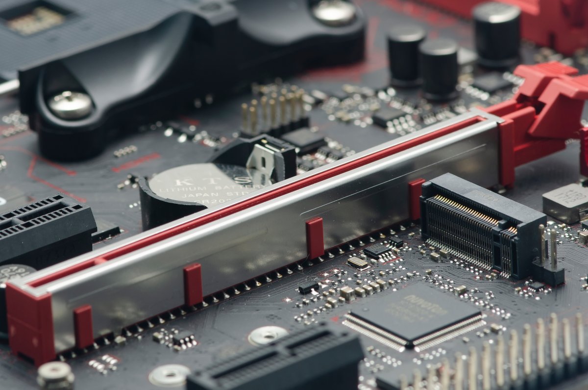 Micron entwickelt erste SSD mit 26 GByte/s Lesetempo