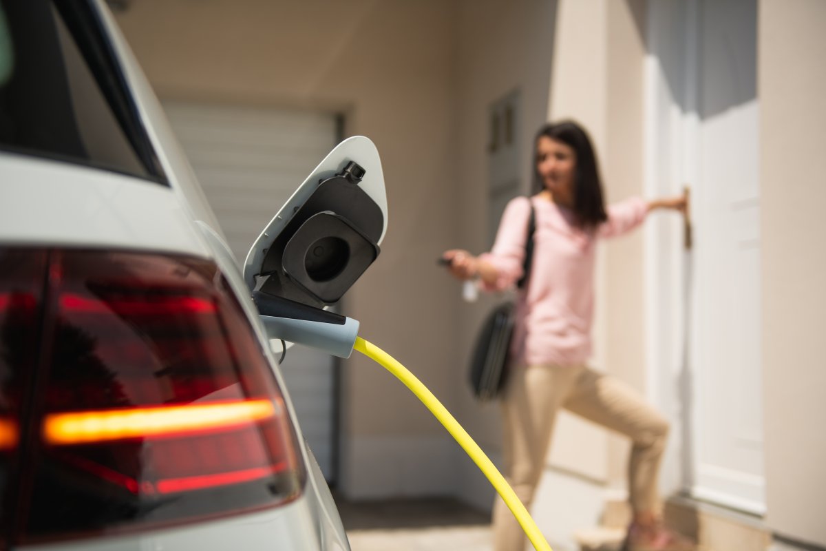 Charge your electric car for free from your neighbor: Weaknesses in level 2 wall boxes discovered