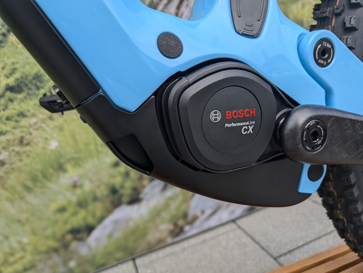 Bosch performance line cx battery clearance
