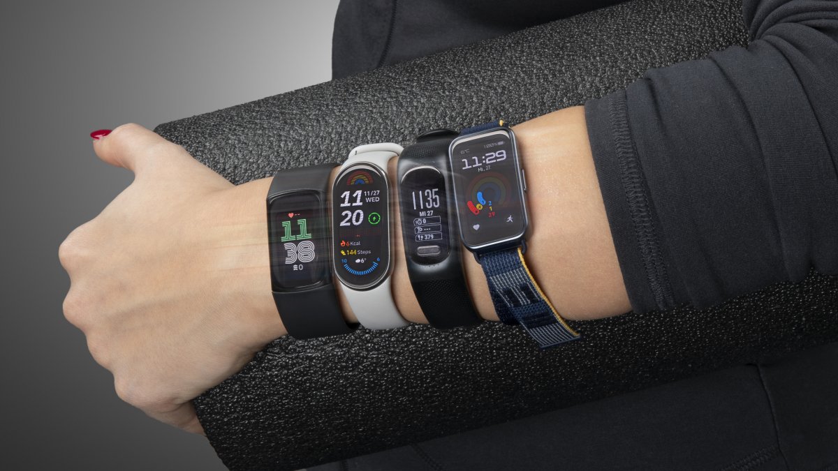 heise-Fitnessarmb-nder-im-Test-Garmin-Fitbit-Xiaomi-und-Huawei