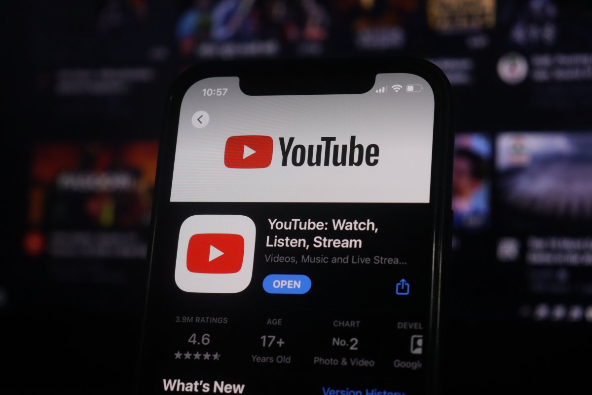 YouTube auto-dubbing: Robotic translation annoys users and cannot be turned off