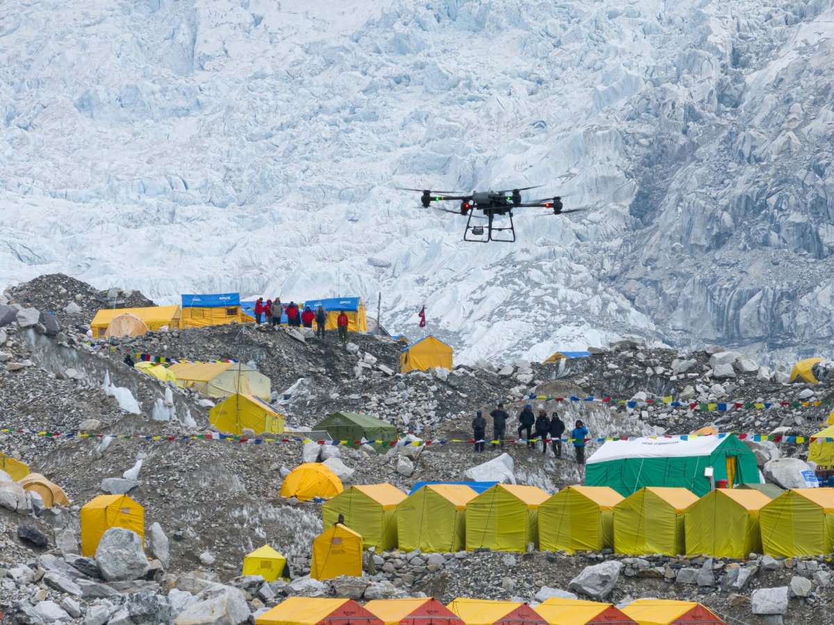 Mount Everest: DJI-Drohnen weisen Sherpas gefährlichen Weg durch Khumbu-Eisfall