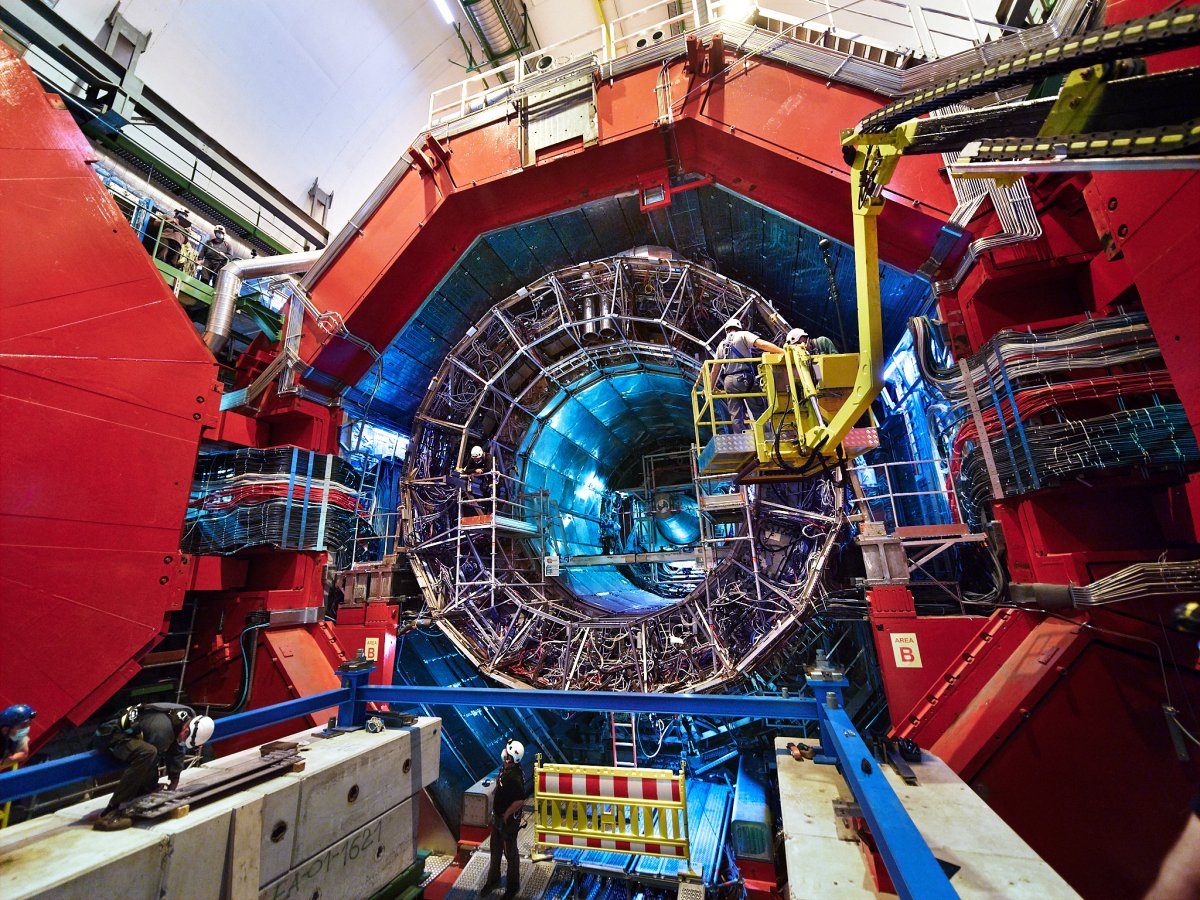 Aus-Bleiatomen-Am-LHC-werden-pro-Sekunde-zehntausende-Goldatome-erschaffen