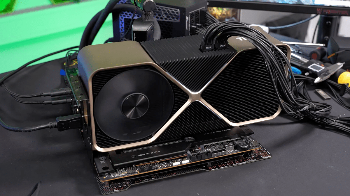 Funktionierender Prototyp von Nvidias Titan Ada kommt nahe an RTX 5090