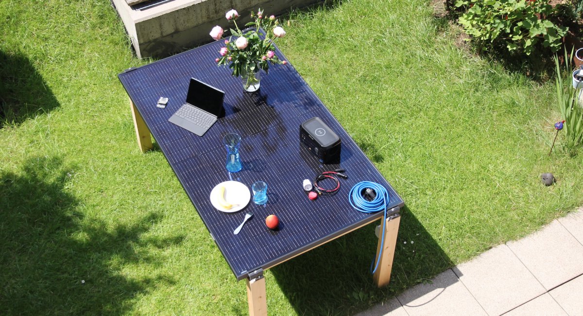 heise-Solartisch-selbst-gebaut-PV-Anlage-auf-der-Terrasse
