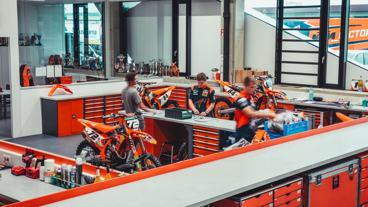 KTM-kann-nach-der-bernahme-durch-Bajaj-die-Produktion-wieder-aufnehmen