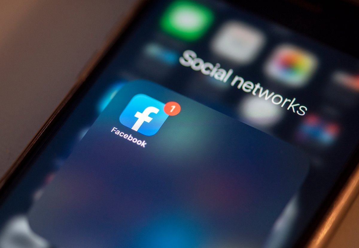 Facebook wants unpublished images on smartphones