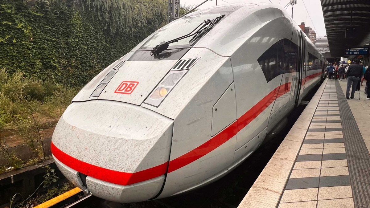 Testzug-f-hrt-Tempo-405-zwischen-Erfurt-und-Leipzig
