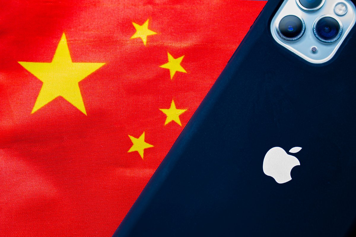 OLED Technology'de Yasal İhlal: Apple Tedarikçisi İthalat Yasasını Tehdit ediyor