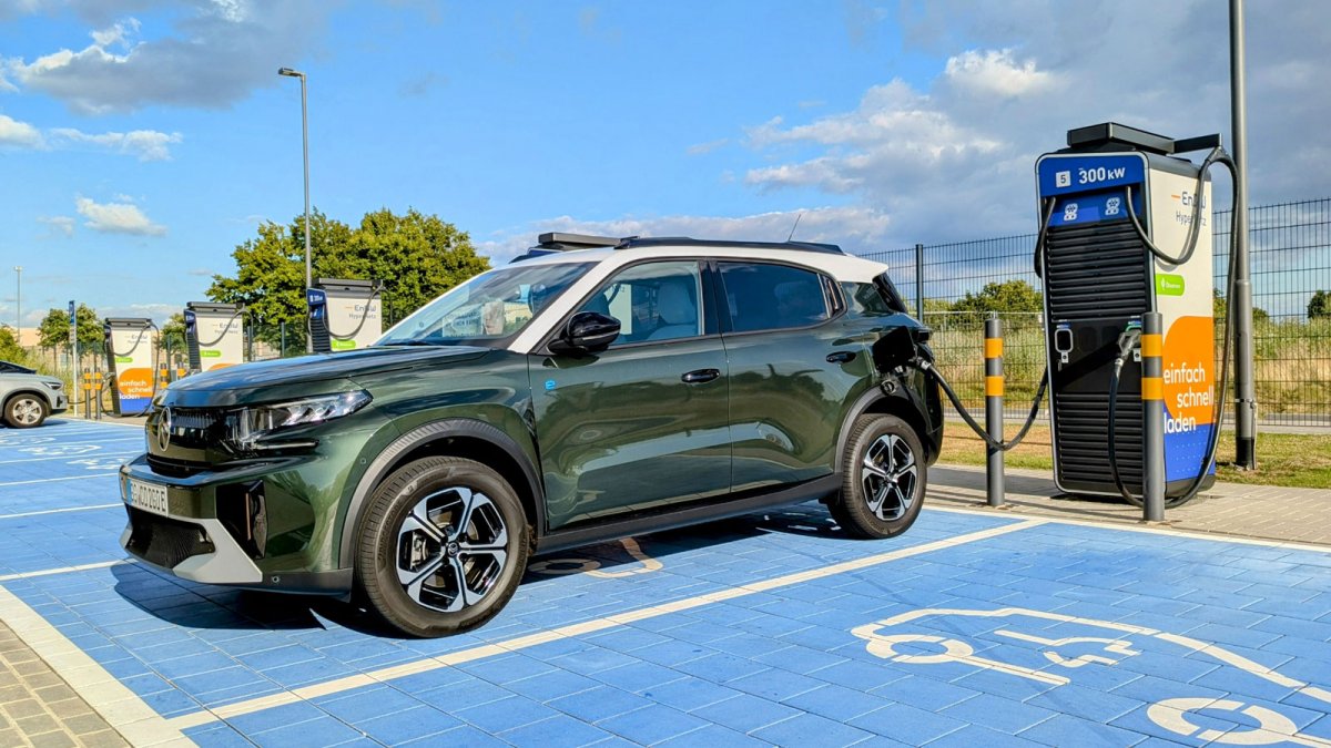 heise+ | Citroën ë-C3 Aircross im Test: Preiswertes E-SUV mit reichlich Komfort