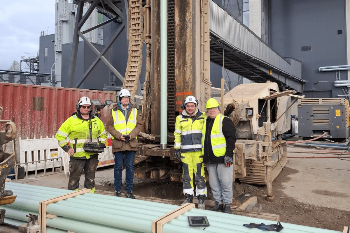 Müllverbrennungsanlage speichert Abwärme in Kunststoffrohren unter der Erde