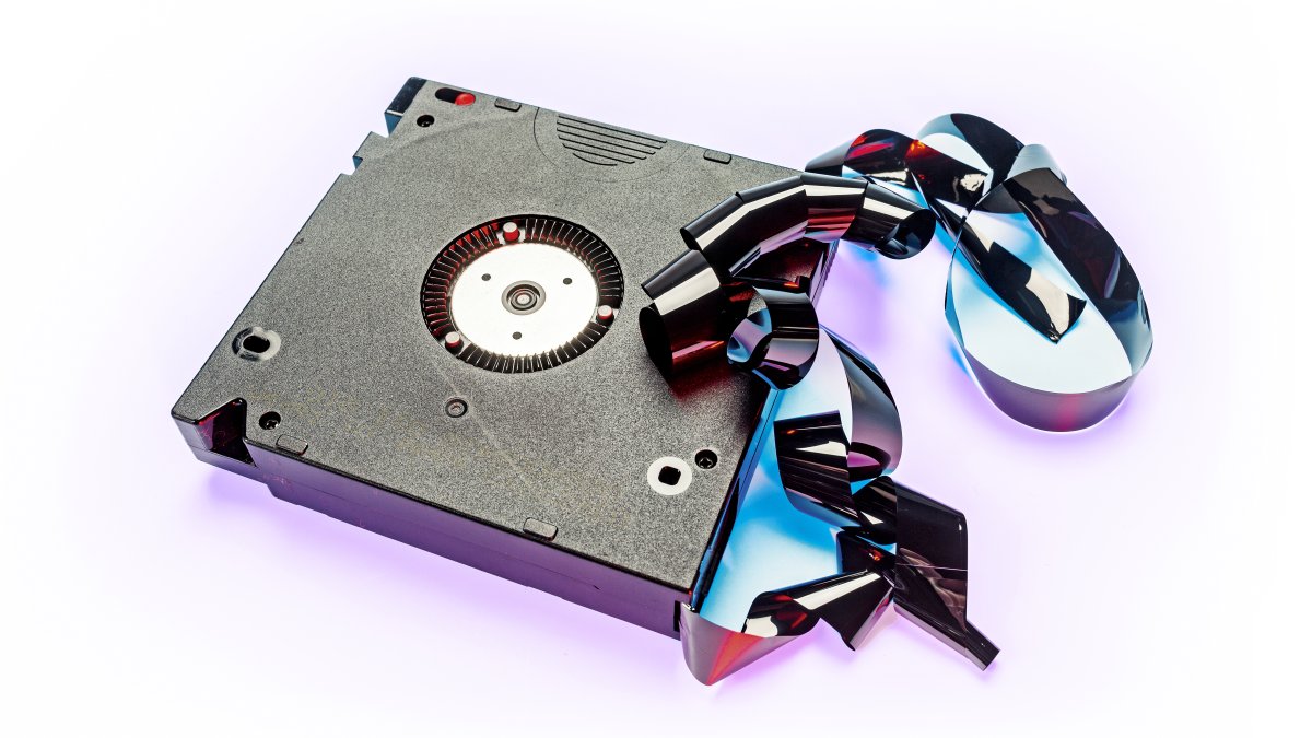 heise+ | Die Technik von 40-Terabyte-Magnetbändern nach LTO-10
