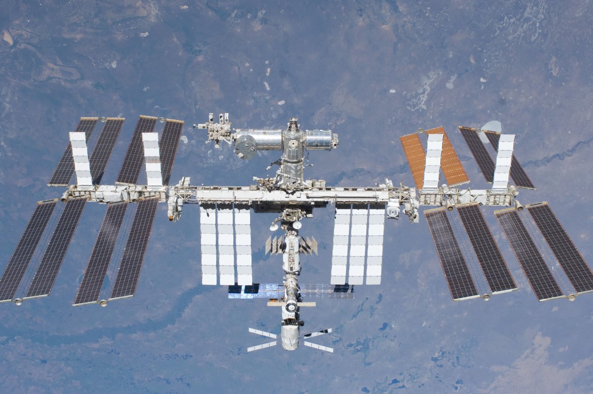 Vier-Raumfahrer-von-der-ISS-abgedockt