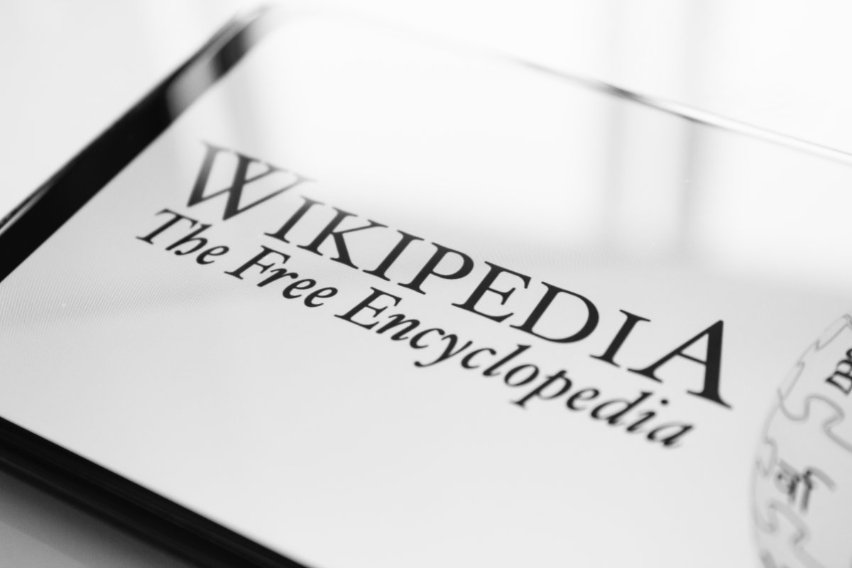 Wieselworte-und-Co-Anleitung-zum-Erkennen-KI-generierter-Texte-auf-Wikipedia