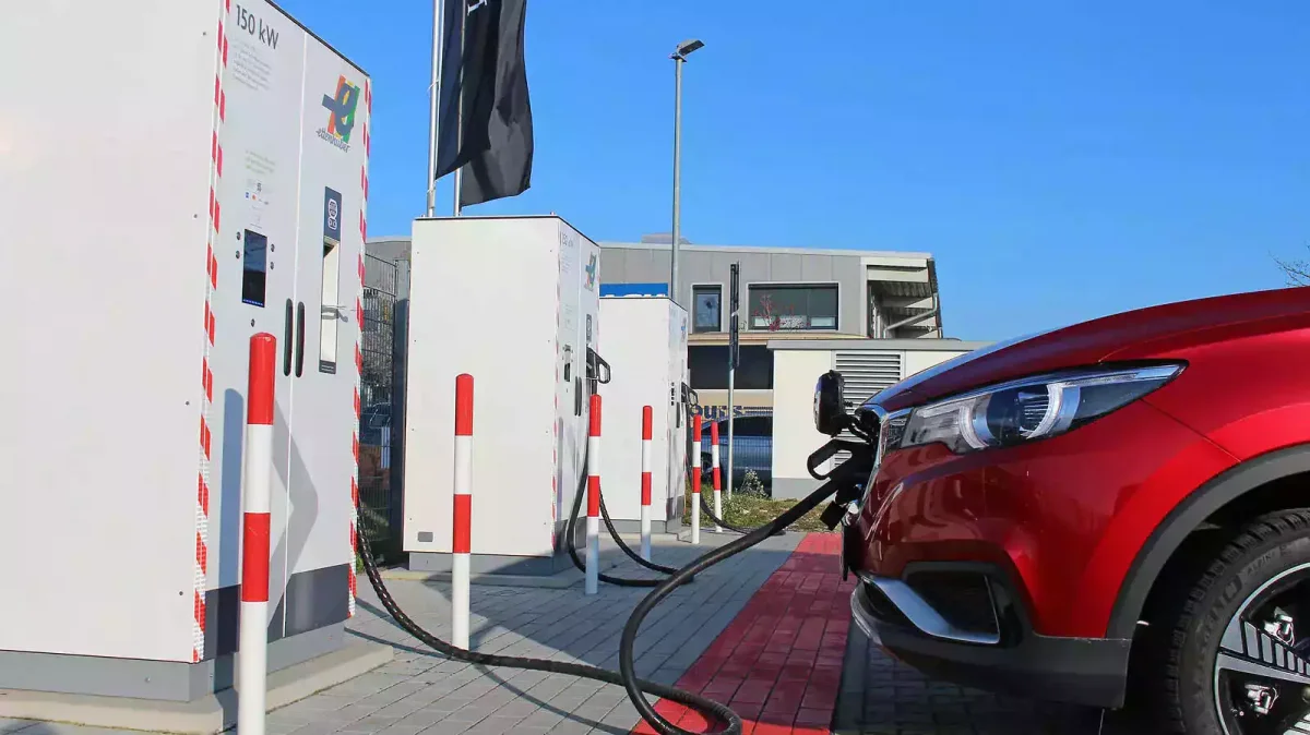 Studie unterstreicht langfristig bessere Klimabilanz von Elektroautos