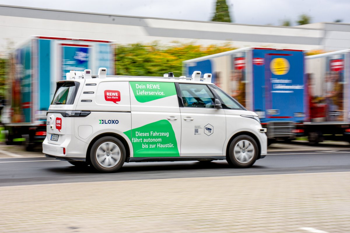 Rewe-testet-Lieferungen-mit-autonomem-Fahrzeug