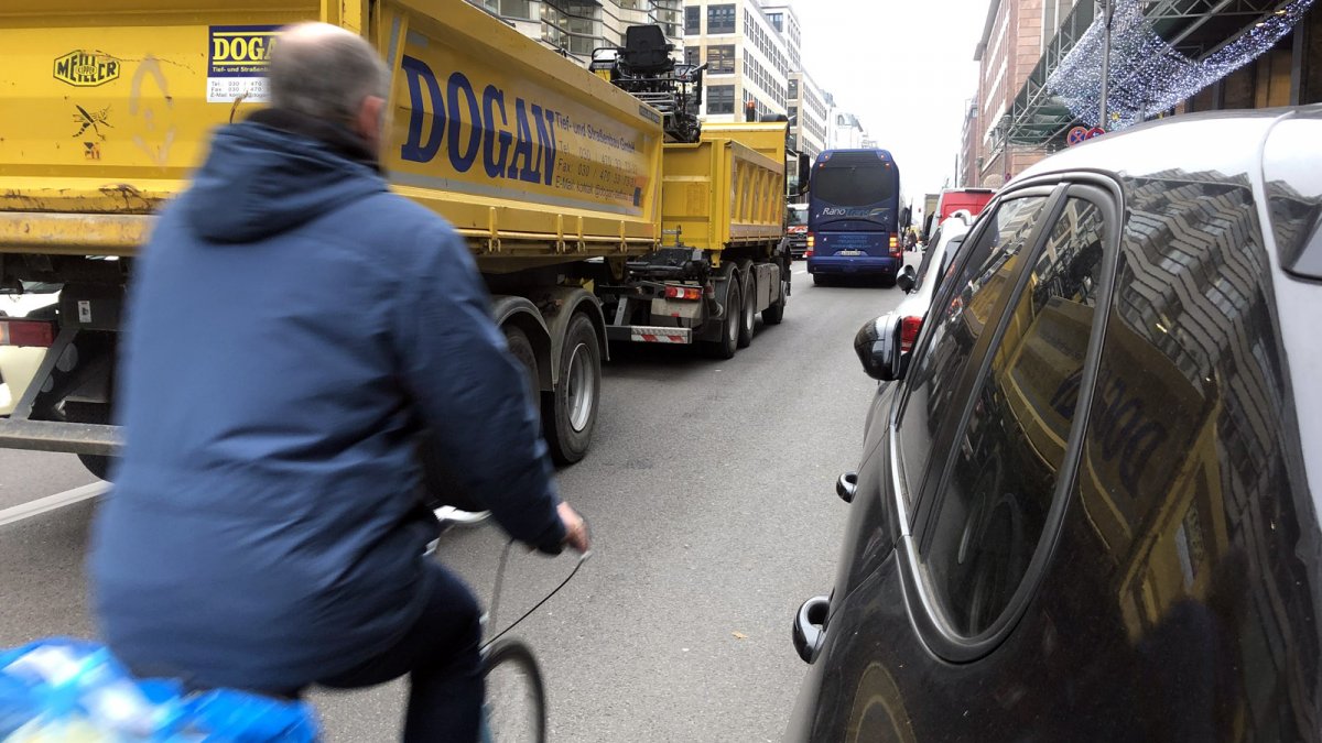 Dooring-Unf-lle-Radfahrer-sollen-besser-gesch-tzt-werden