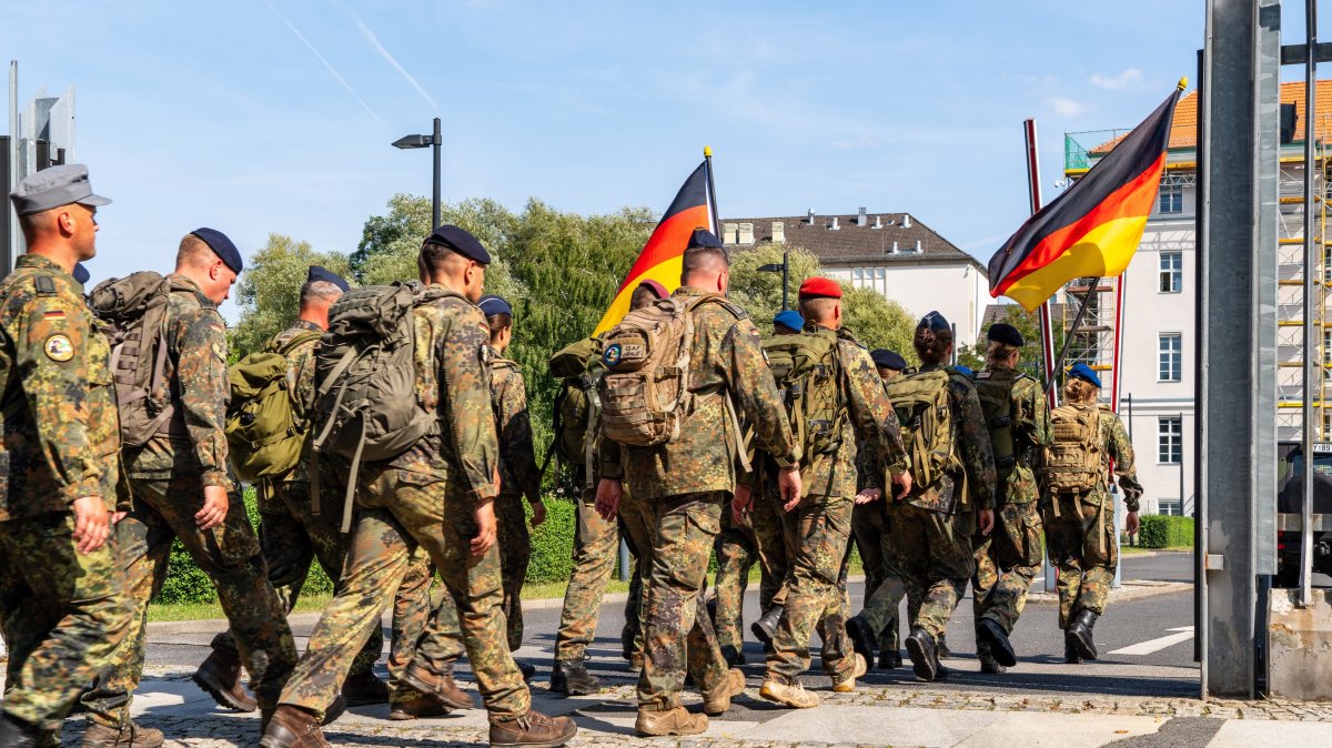 Bundeswehr im Alltag: Zwischen Notfall und Normalität