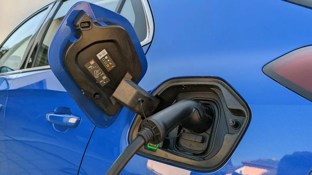 heise+ | Elektroautos und Plug-in-Hybride: Geheimnisse des AC-Ladens