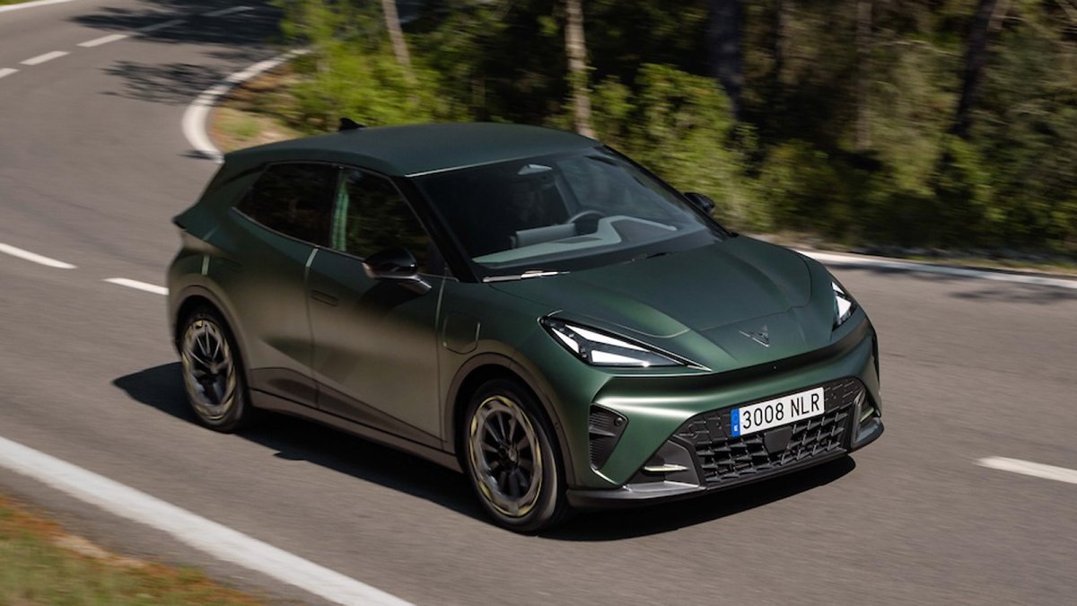 heise+ | Erster Ausflug mit dem Cupra Raval VZ: Bissig und teuer