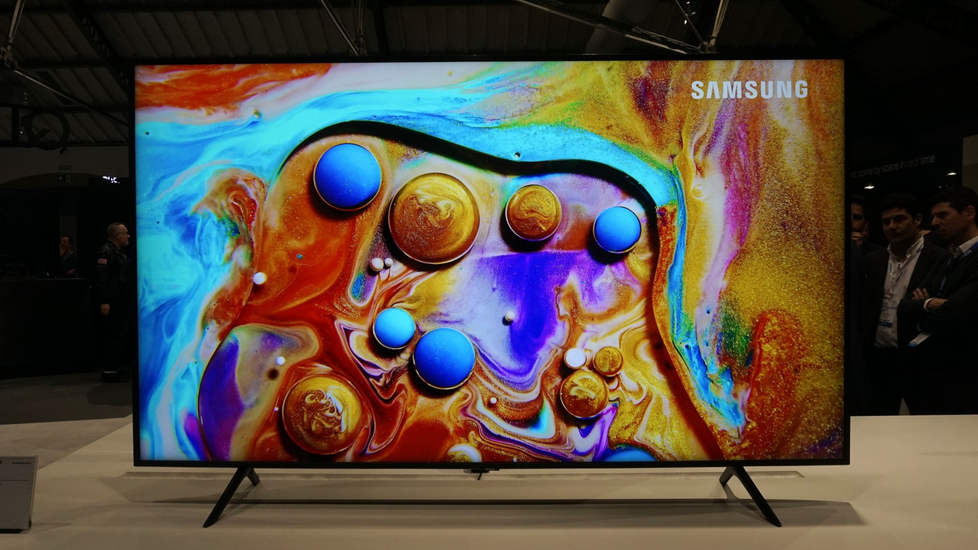 QnA VBage Samsung zeigt neue TVs: blickwinkelstabiler, smarter, Fußball-affin