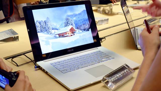 Rundumschlag von Asus