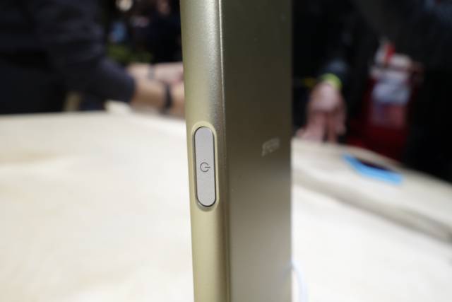 Sony Xperia X