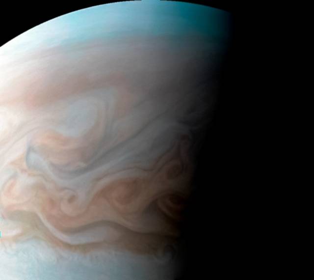 NASA/JPL-Caltech/SwRI/MSSS/Sergey Dushkin
