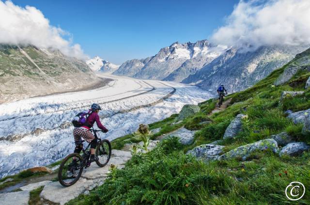 Mountainbiker im Wallis