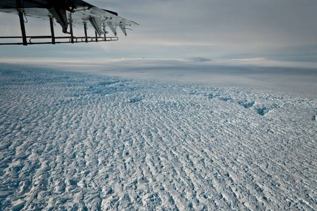 Analyse der Eisschmelze in der Antarktis und Grönland