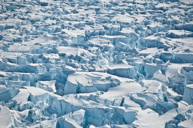 Analyse der Eisschmelze in der Antarktis und Grönland