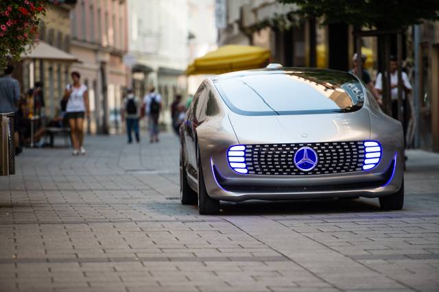 Mercedes-Benz F0 15 – Luxury in Motion