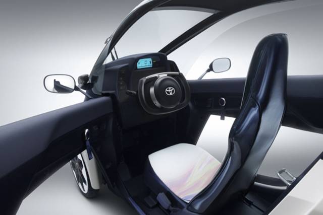 Kabinenroller trifft Neigetechnik: Der Toyota i-Road