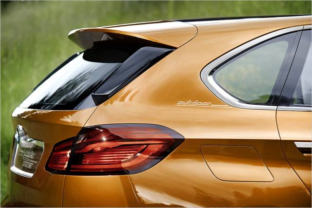 Lackiert ist das Concept Car in einem auffälligen Orangebraunmetallic.