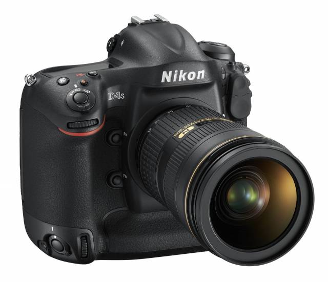 Nikon 4Ds mit Standardzoom