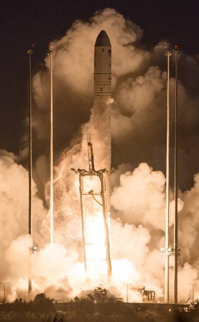 Start der Antares-Rakete