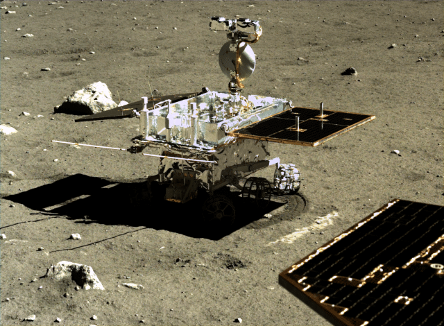Chang'e 3 und Yutu auf dem Mond