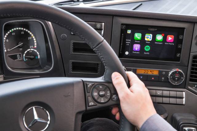 Siri im Daimler-Lkw