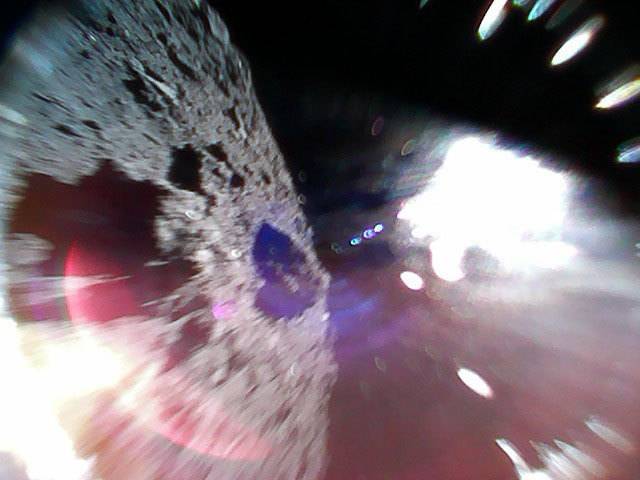 Fotos von der Oberfläche Ryugus