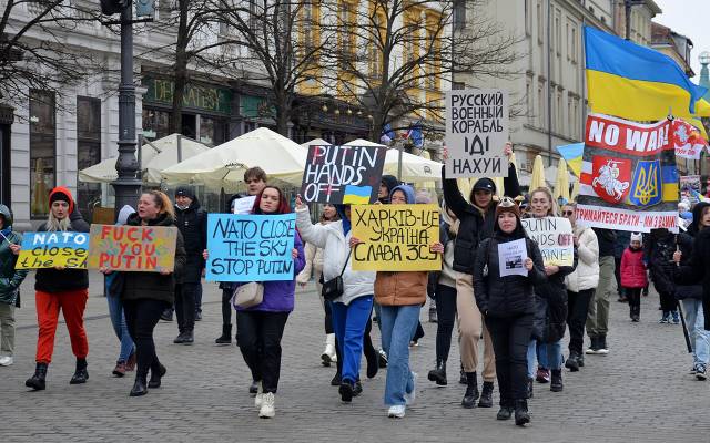 Weltweite Demonstrationen degen den rusischen Einmarsch in die Ukraine