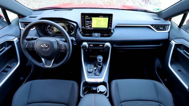 Toyota RAV 4 Plug-in Hybrid innen