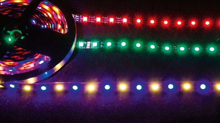 Selbstgebaute Lichterkette: Die Technik unterschiedlicher RGB-LED-Streifen